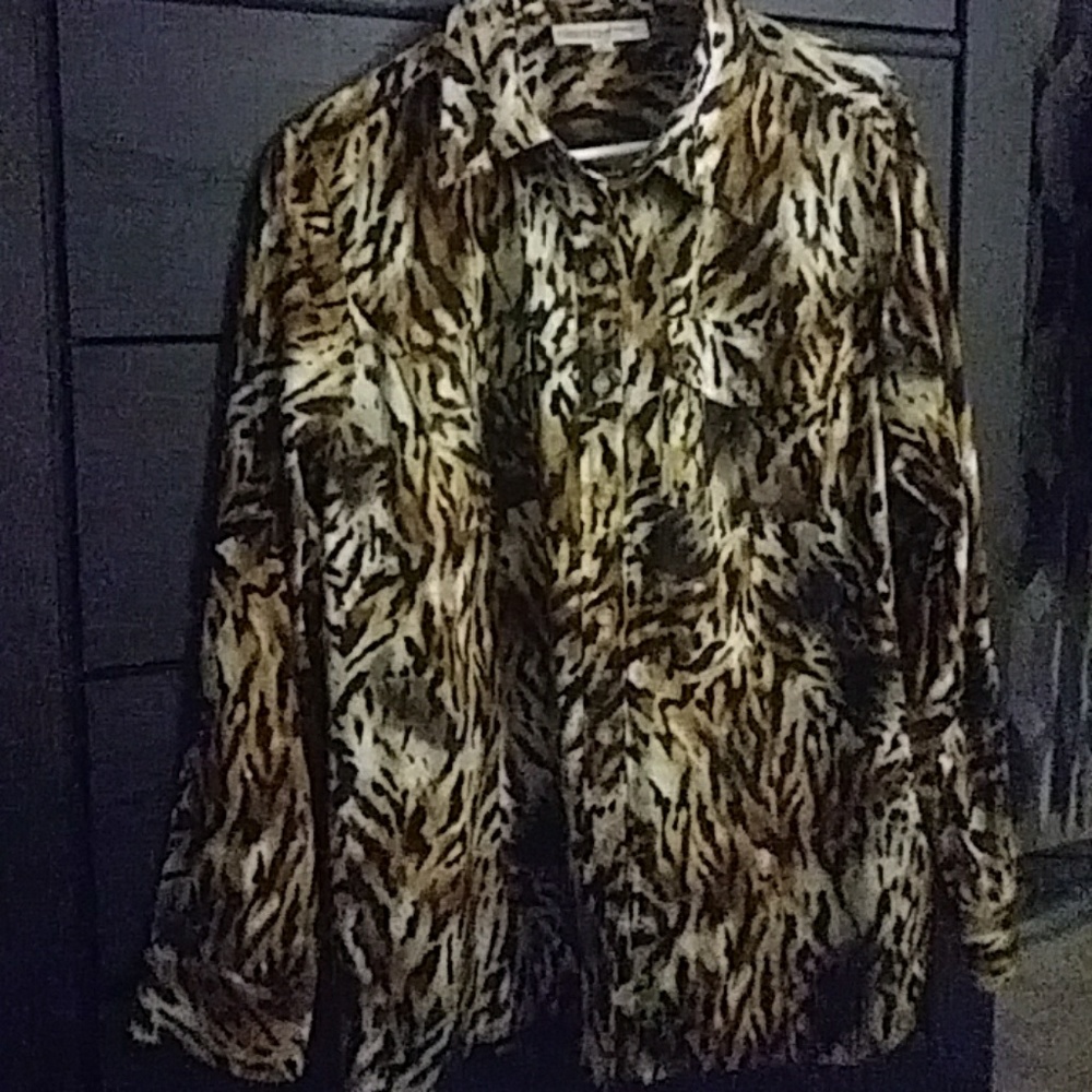 Long sleeves leopard shirt